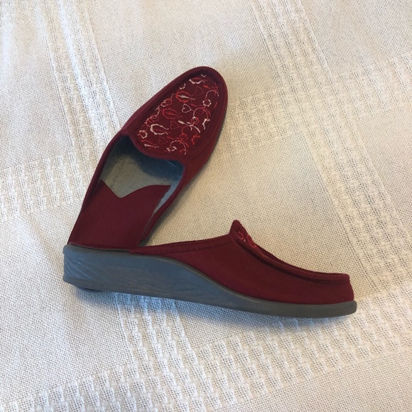 Beautiful floral shoes! - Picture 6 of 10